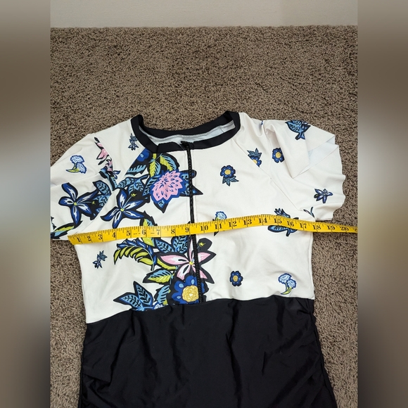 Half zip bathing one piece suit - Picture 4 of 5